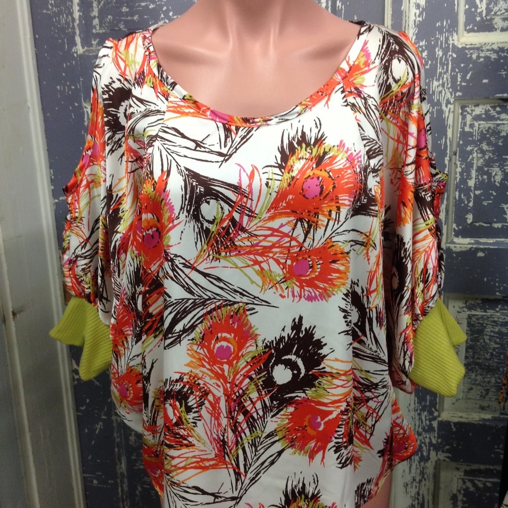 NWT Ivy Jane Silky Blouse With Fun Print